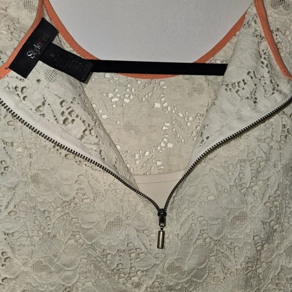 Style & Co Ivory Floral Lace Short Sleeve Top - Size S - Picture 3 of 11